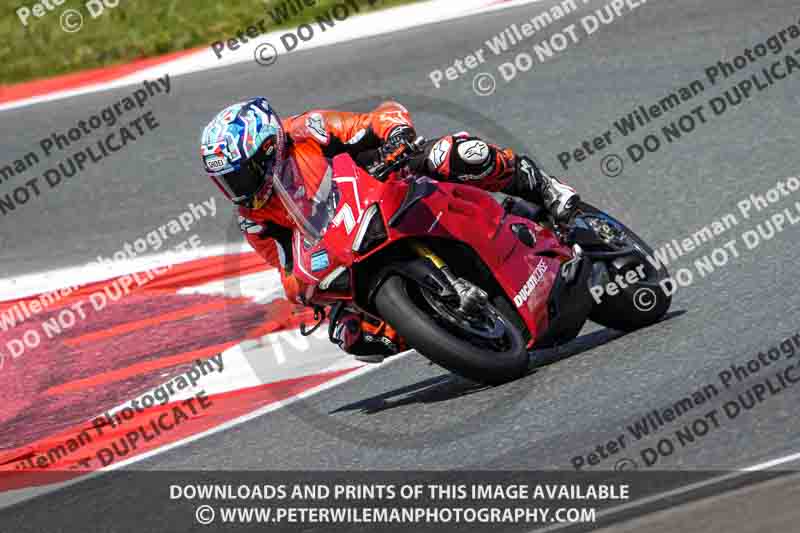 cadwell no limits trackday;cadwell park;cadwell park photographs;cadwell trackday photographs;enduro digital images;event digital images;eventdigitalimages;navarra;no limits trackdays;peter wileman photography;racing digital images;trackday digital images;trackday photos